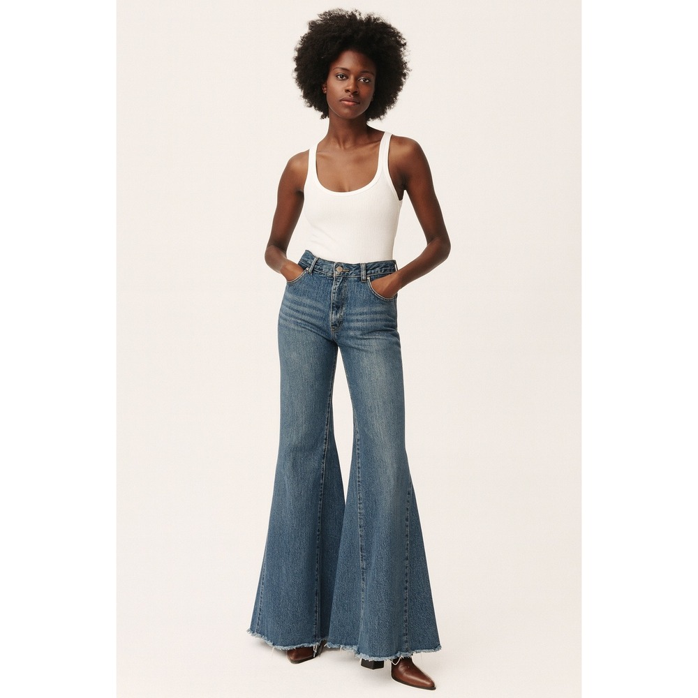 90S Newport News Jeanology Flare Leg Jeans Womens Medium Wash Denim Bell Bottoms